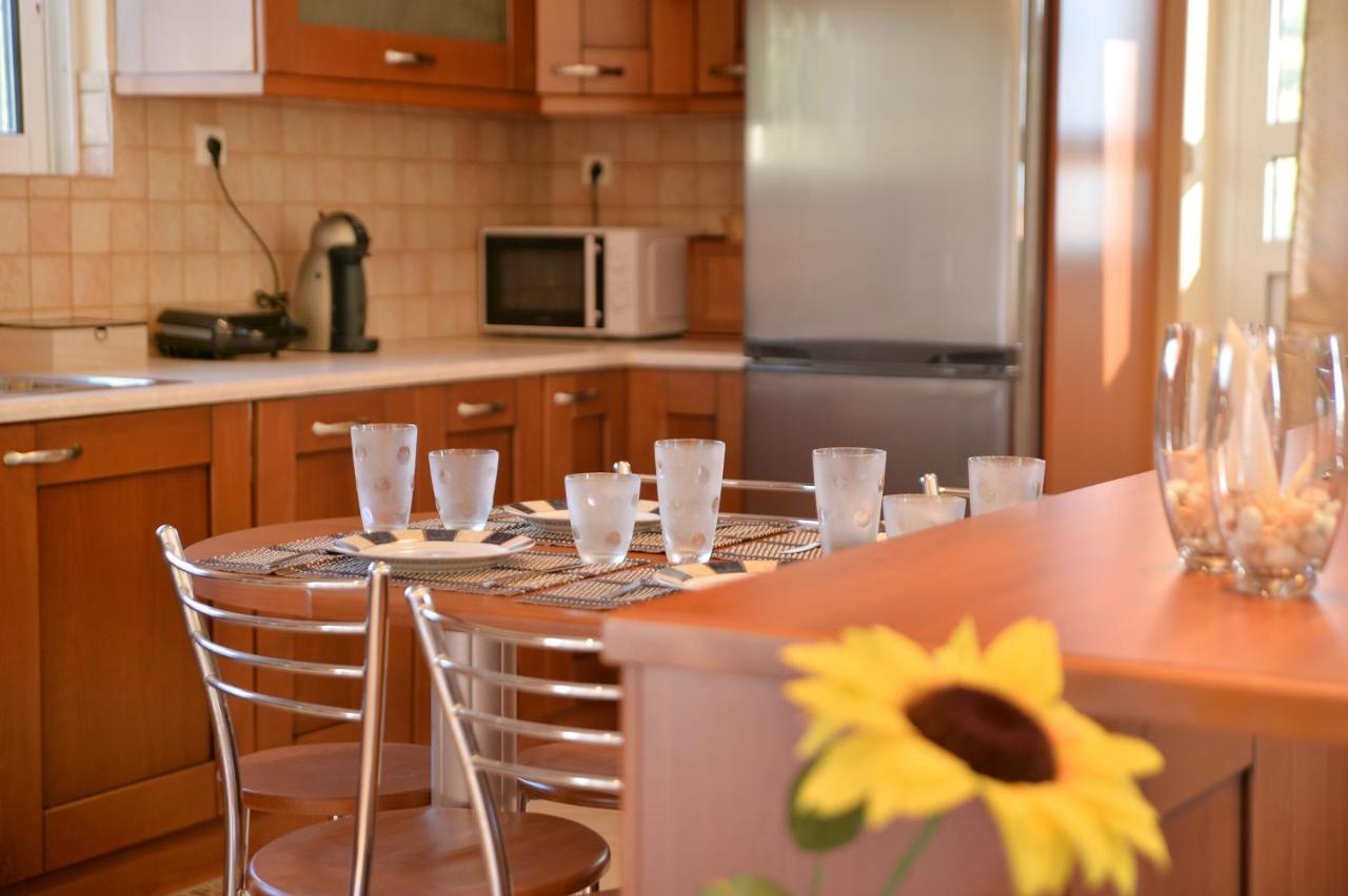 Domelia'S Luxury Apartments Near Airport & Beach Луца Экстерьер фото