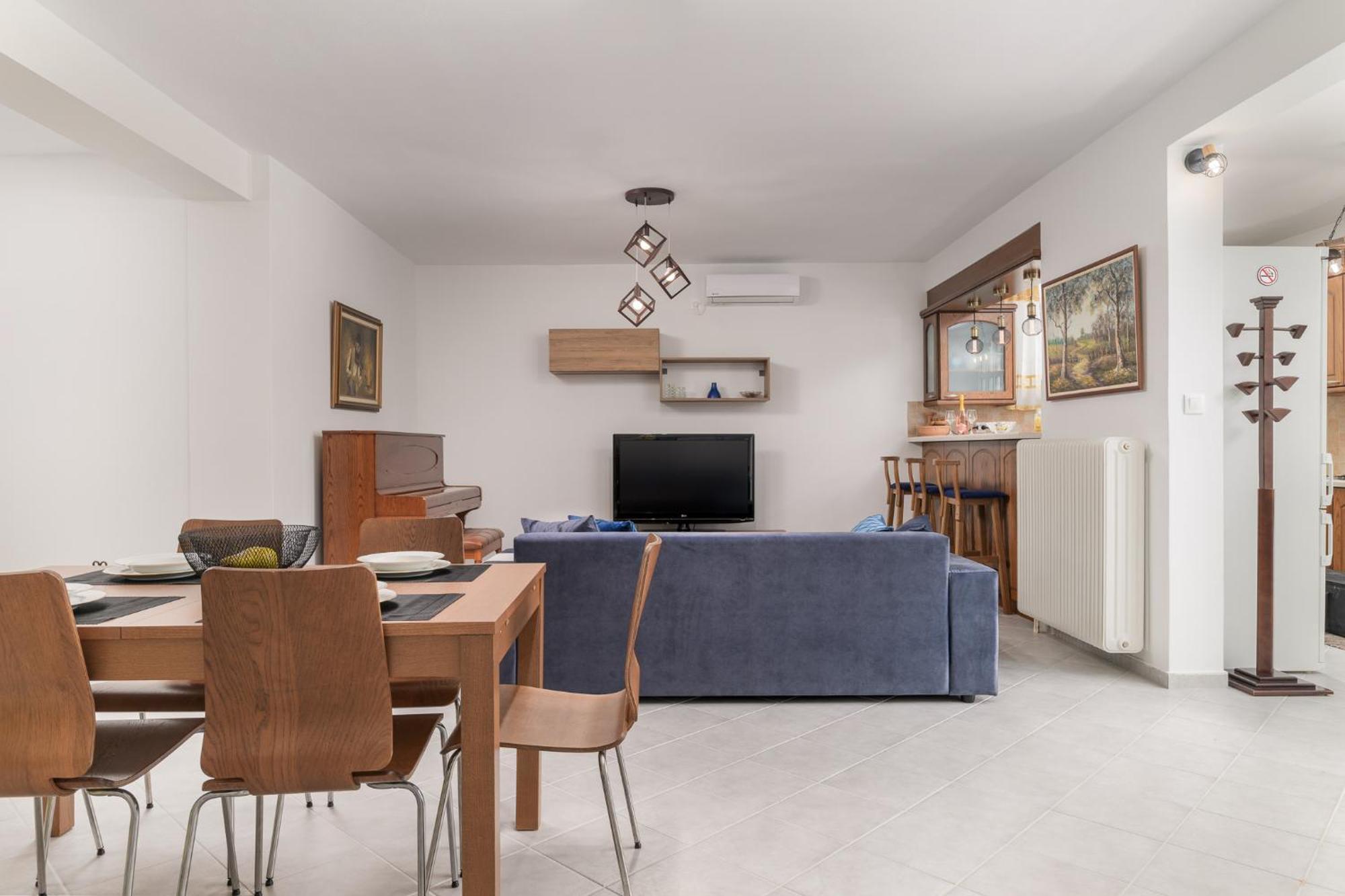Domelia'S Luxury Apartments Near Airport & Beach Луца Экстерьер фото